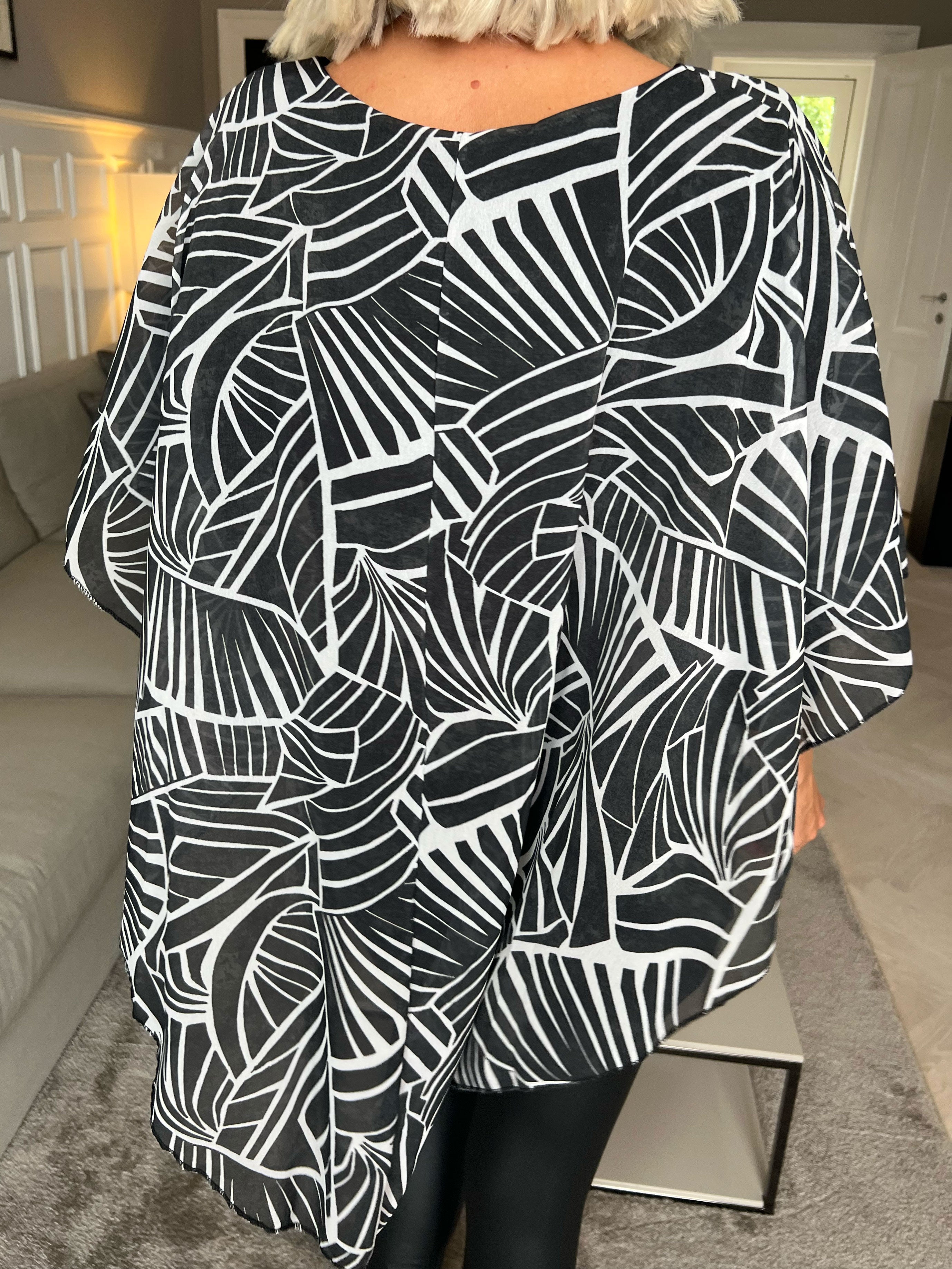 Kenya Pattern Shirt - Mönstrad tunika med chiffonglager